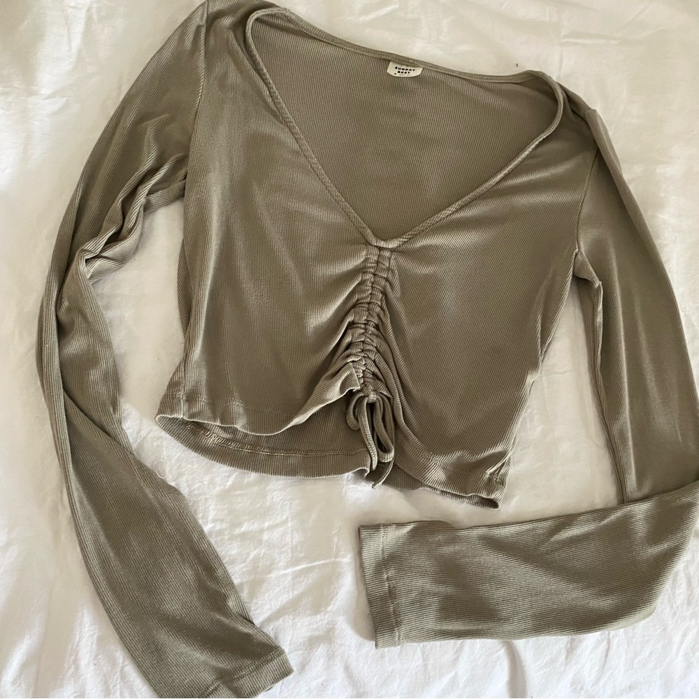 Aritzia Sunday Best Long Sleeve Crop Top